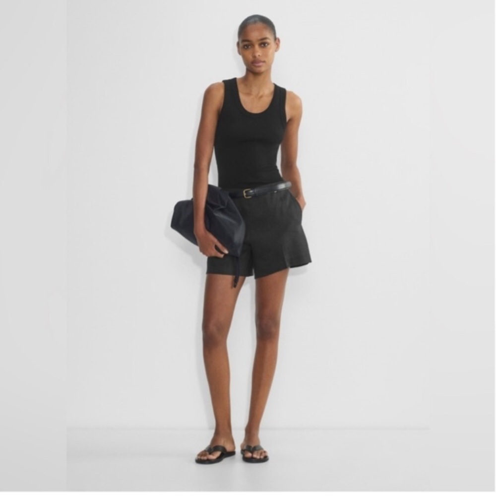 Aritzia Babaton Linen Blend Shorts / Black / Size 6